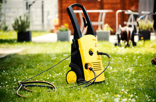 Best Gas Station Cleaning  in Almont, MI